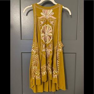 Free people L mustard yellow tank embroidered
